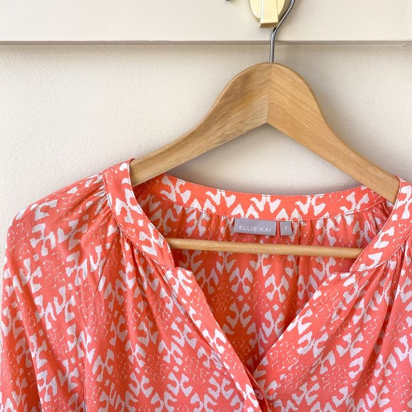 Ellie Kai Coral Pattern 3/4 Sleeve Button Down Blouse | Like New! - Picture 5 of 9